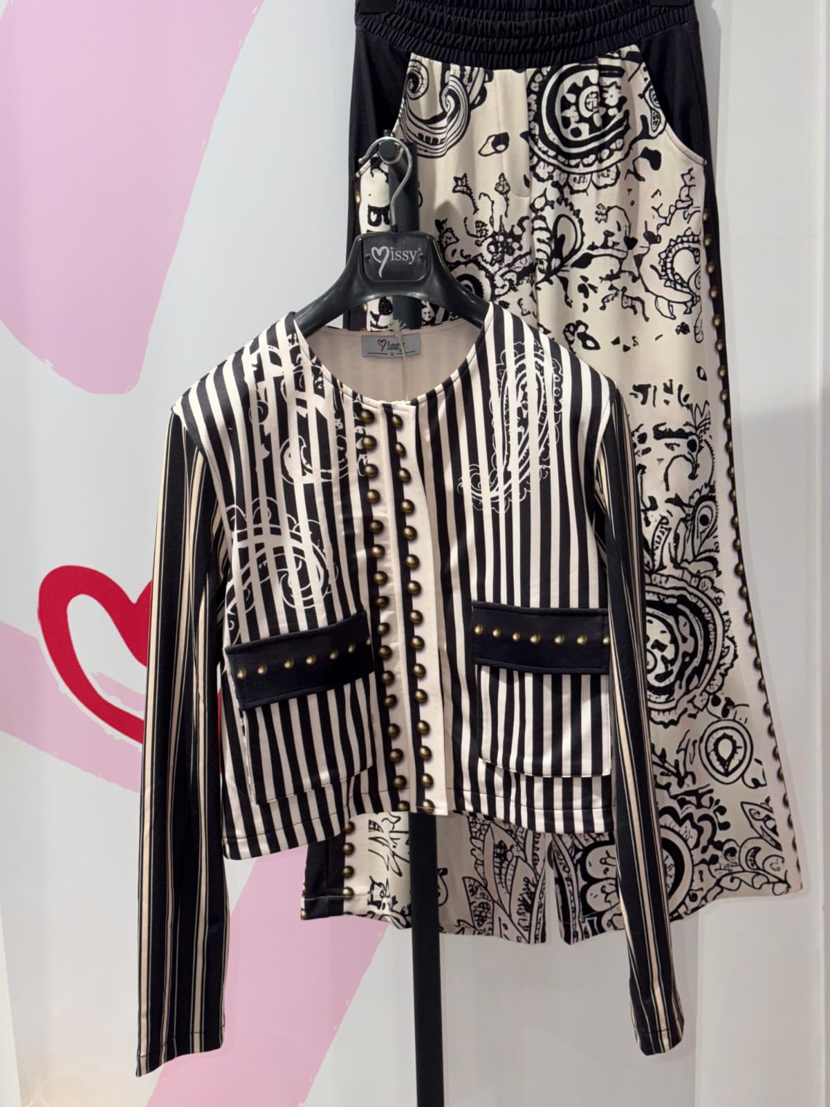 Missy Schwarz-Weiß Streifen Set – Blazer & Hose