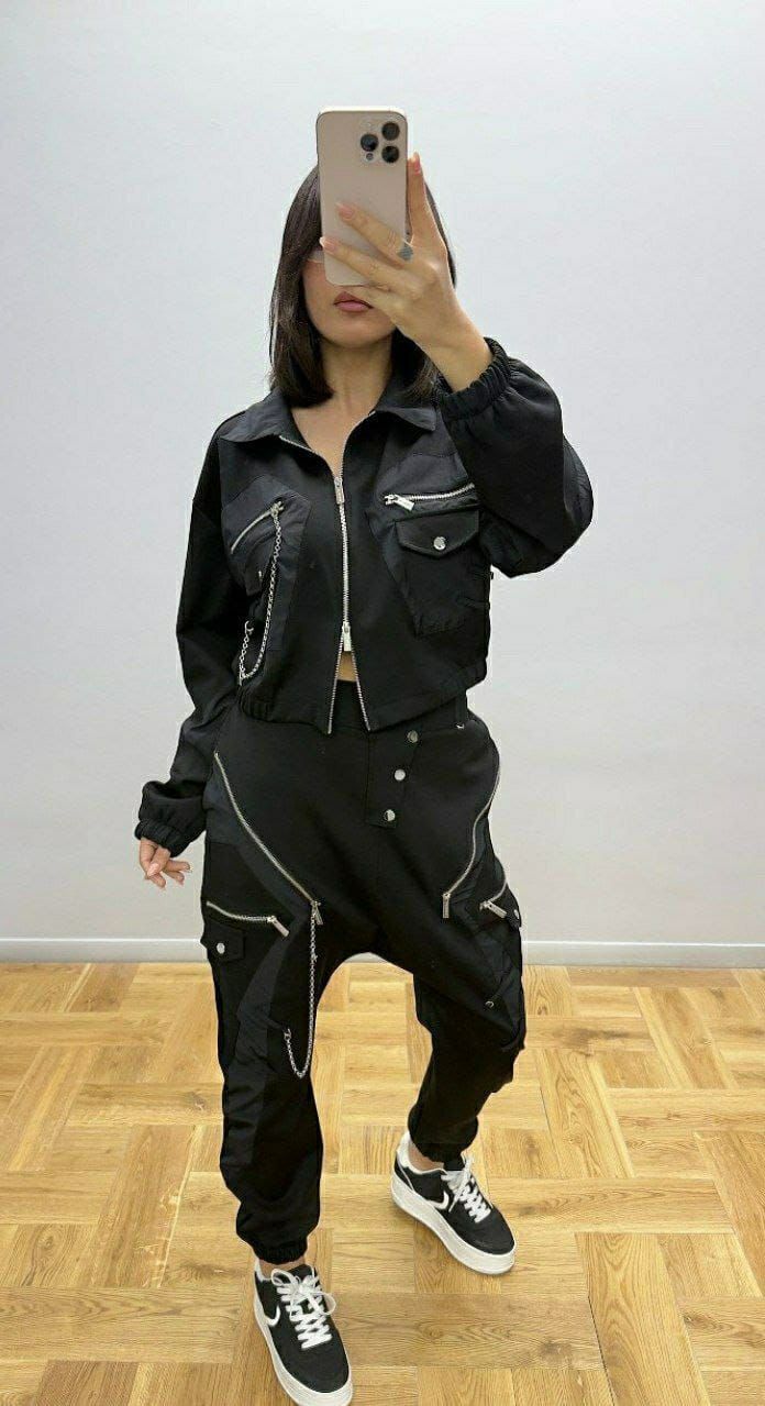 Damen Zweiteiler Eu Queen – Cargo-Jacke & Hose mit Reissverschluss & Ketten – Schwarz oder Weiss