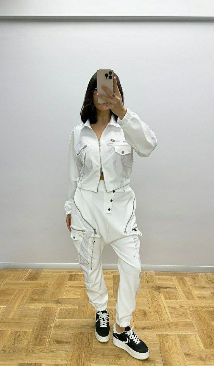 Damen Zweiteiler Eu Queen – Cargo-Jacke & Hose mit Reissverschluss & Ketten – Schwarz oder Weiss