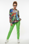Missy Graffiti Hoodie – Tragebilder mit Neon-Grün Hose
