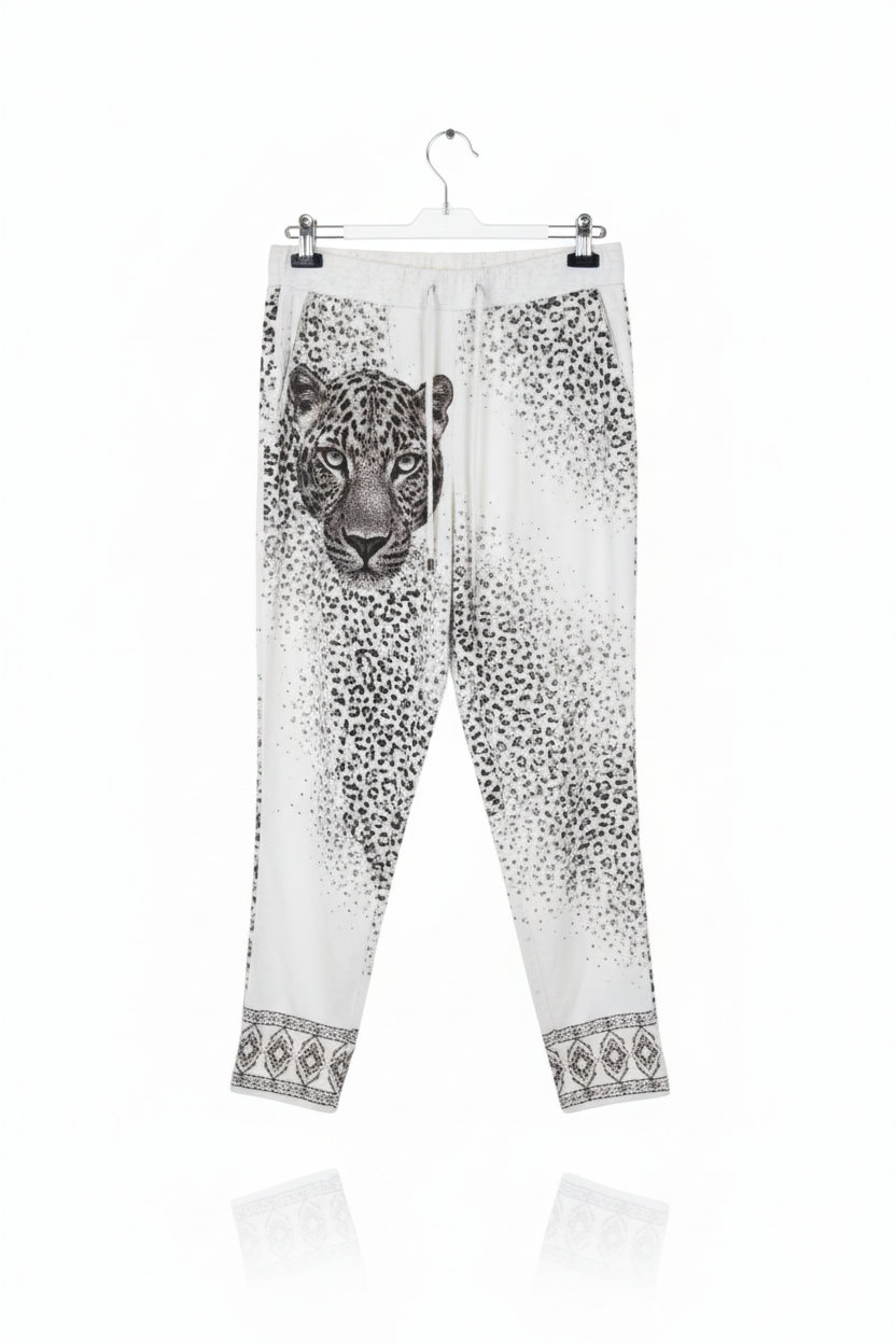 Leoparden Hose weißer Hintergrund