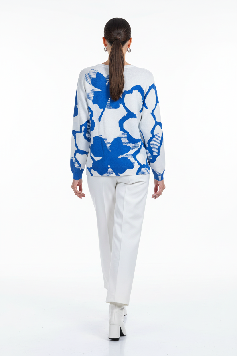 Pullover Back Editorial